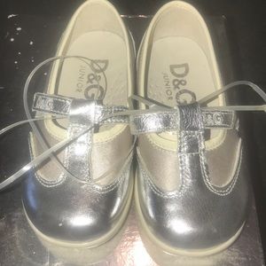 Never used girls shoes